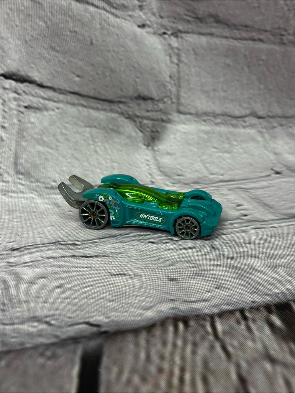 5/$20 2009 Mattel Hot Wheels Experimotors "Tooligan" diecast kids toy sports car